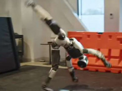 Робот Atlas від Boston Dynamics вразив новими рухами