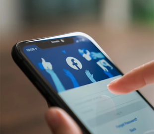 Facebook впроваджує нову політику і видалить старі прямі трансляції користувачів