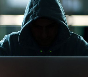Криптовалютного хакера, який викрав $ 100 мільйонів шукатиме ФБР