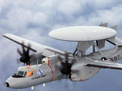 "Очі флоту": чому E-2D - найцінніший літак на USS Abraham Lincoln