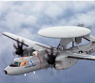 "Очі флоту": чому E-2D - найцінніший літак на USS Abraham Lincoln