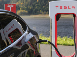 На этой неделе Илон Маск продал акций Tesla почти на $7 миллиардов