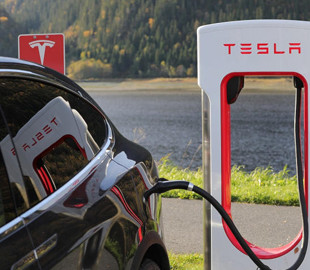 На этой неделе Илон Маск продал акций Tesla почти на $7 миллиардов