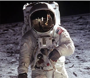 NASA опубликовало 19 000 часов аудиозаписей лунной миссии «Аполлон-11»