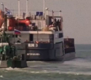 Из порта Мариуполя отправилось третье судно с краденым в Украине металлоломом, - мэрия 