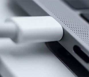 Ноутбуки Apple перестали работать без подключения к розетке
