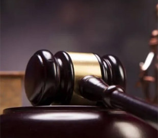 У Києві судитимуть жінку за шахрайство з військовим під виглядом хворої