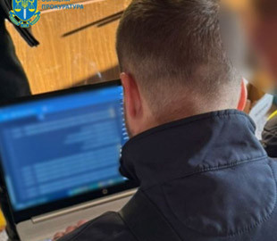 Судитимуть 26-річного чоловіка за фейкові «замінування» шкіл