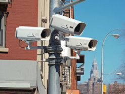 Правозахисники Нью-Йорка б'ють на сполох з приводу технології розпізнавання осіб