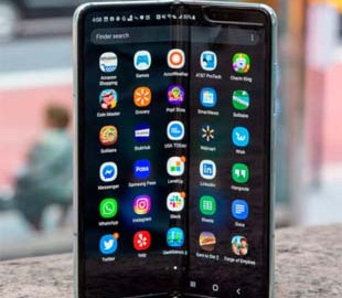 Почему не стоит торопиться с покупкой складных телефонов