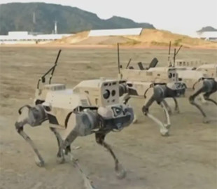 Китайські розробники представили модернізованих бойових роботів-собак нового покоління