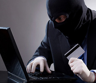 Інтернет-шахрай видурив у жінки 30 тисяч гривень