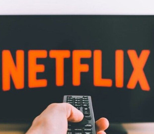 В США открыта вакансия мечты: нужно смотреть сериалы от Netflix и есть пиццу