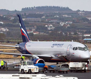 П’ять інцидентів за добу: що не так із російським літаком Superjet