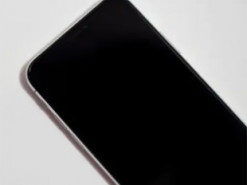 Чи є сенс вимикати смартфон на ніч: вичерпна відповідь