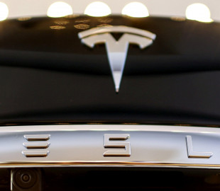 Tesla будет производить аккумуляторы на заводе в Техасе вместе с внедорожниками Cybertruck
