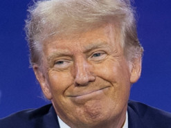 Дональд Трамп представив нову NFT-колекцію