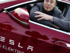 Акціонер Tesla подав до суду на Маска за інсайдерську торгівлю