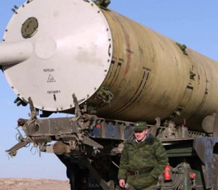 "Космічний Перл-Харбор": в США заявили про плани Росії розмістити ядерну зброю на орбіті