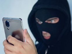 Поліцейські розшукують шахраїв, які виманили у пенсіонерки майже 90 тис грн