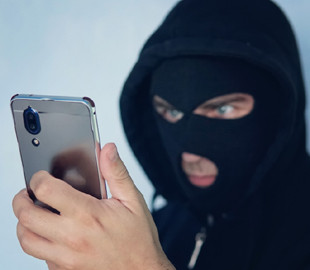 Поліцейські розшукують шахраїв, які виманили у пенсіонерки майже 90 тис грн