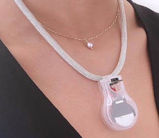 Инженеры NASA создали кулон, который помогает бороться с коронавирусом