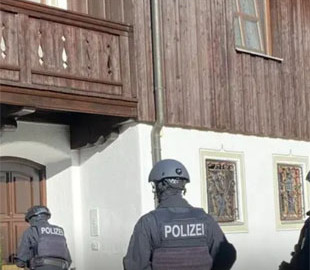 У Німеччині поліція проводить обшуки в маєтку російського олігарха Усманова