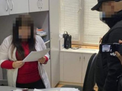 Підробка СOVID-сертифікатів на Закарпатті: лікарка ЦГЗ свою вину визнала в суді, — прокуратура