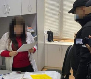 Підробка СOVID-сертифікатів на Закарпатті: лікарка ЦГЗ свою вину визнала в суді, — прокуратура