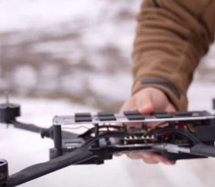 Повністю невидимий у радіоспектрі: ЗМІ показали український оптоволоконний БПЛА