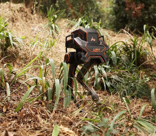 Китайські розробники створили інноваційного робота, який долає будь-які перешкоди