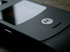 Motorola выпустит складной смартфон
