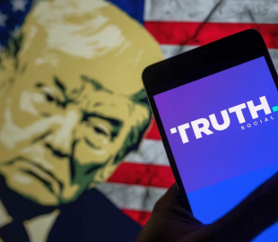 Директор Trump Media, материнської компанії Truth Social, йде у відставку і чекає повернення боргу