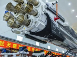 Перелякала всіх – неконтрольована китайська ракета вагою 11 тонн впала в океані