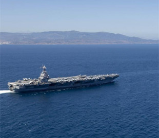 Ювелірна точність: як винищувачі сідають на рухомі авіаносці