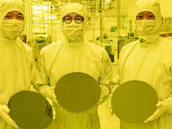 Samsung відклала на 2 роки масове виробництво 1.4-нм чипів