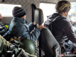 Поліцейські врятували в Бахмуті хлопчика, батьків якого вбив російський снаряд