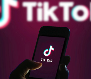 У Росії суд оштрафував жінку за відео у TikTok про акцію солідарності