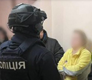 Інтернет-шахрайка ошукала жінку на 800 тисяч гривень, видаючи себе за військового