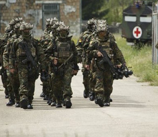 Міноборони ФРН розглядає три варіанти залучення солдатів до Бундесверу - ЗМІ