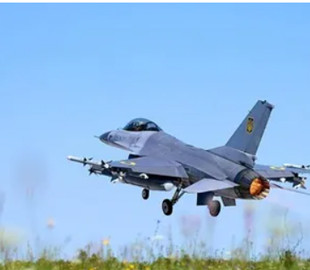 Українські винищувачі F-16 використовують зброю з лазерним наведенням: які переваги це дає
