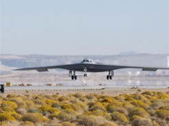 ВПС США показали відео польоту нового стратегічного бомбардувальника B-21