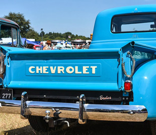 Электрический пикап Chevrolet с запасом хода более 640 км угрожает господству Tesla Cybertruck