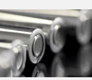 Китайські вчені створили революційну полімерну батарею, що зберігає 93% енергії після 40 тисяч циклів