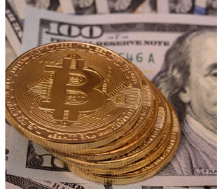 Біткоїн почав падати після історичного зльоту: ейфорія від перемоги Трампа розсіюється