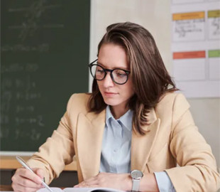 ШІ-вчитель поки програє живим викладачам: у чому причина