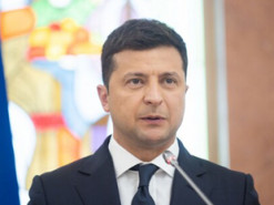 Зеленский на фоне ухудшения эпидситуации обратился к украинцам: "Выключите соцсети и "включите" мозг"