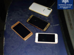 В Днепре патрульные задержали серийных телефонных воров