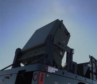 Нейтралізує оптоволоконні дрони: Epirus випробувала мікрохвильову систему Leonidas