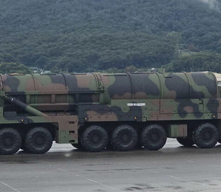 Балістична ракета-"монстр" Hyunmoo-5: Південна Корея готує гіперзвукову відповідь на загрози КНДР